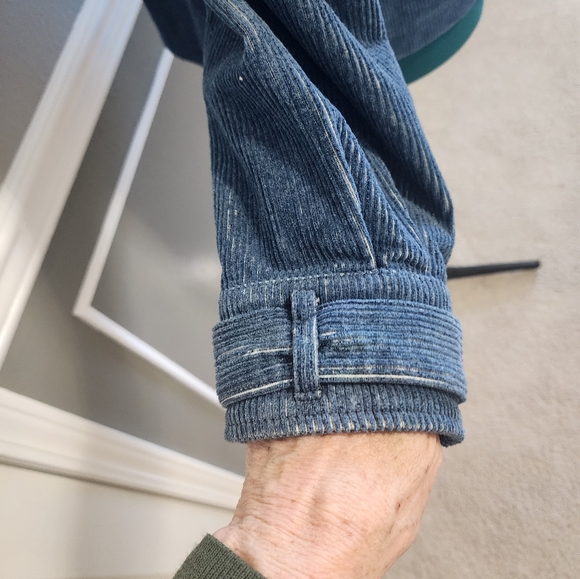 Jacket - Picture 5 of 10